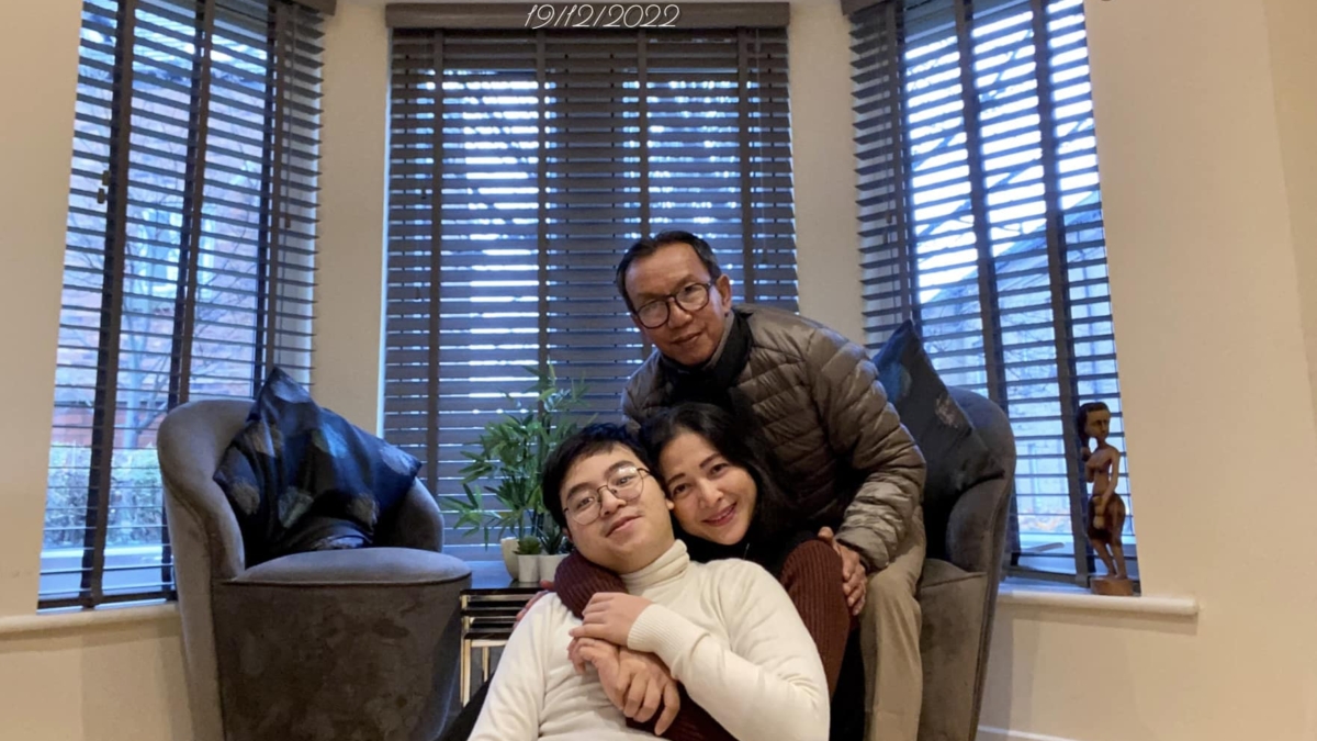 Quây quần bên gia đình tại Anh, MC Quỳnh Hương cảm nhận 'nơi nào có người thương, nơi đó là 'nhà'